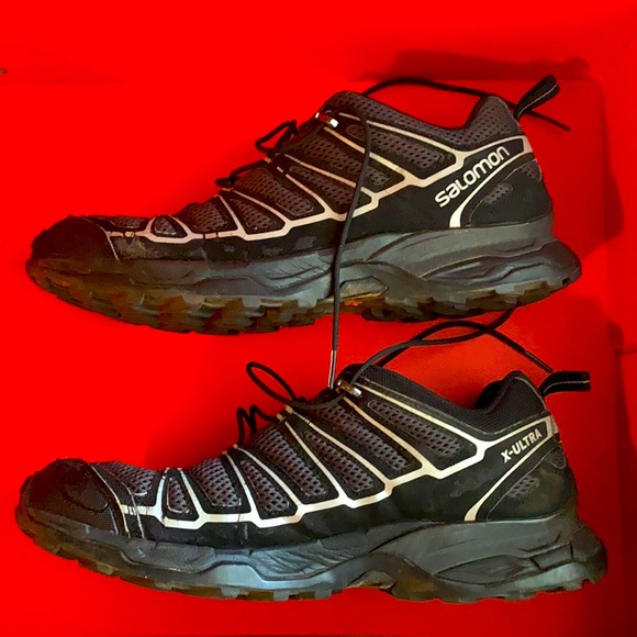 SALOMON MEN X-Ultra. 9.5 Men Size. Color: Black W/grey lines. Condition: good. - Picture 3 of 8